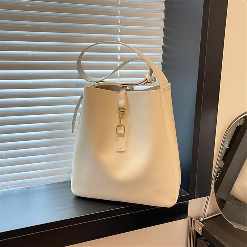 Стильная трендовая женская сумка-ведро из мягкой кожи, вместительная сумка через плечо, простая сумка-тоут для通勤, подарки бежевый