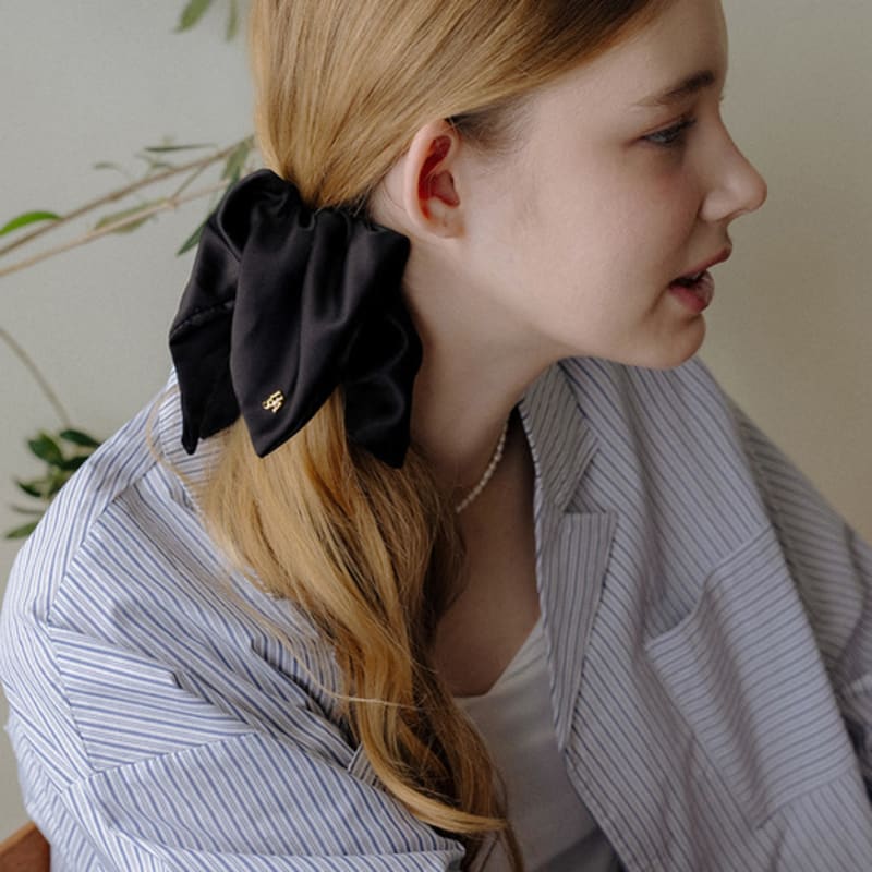 HAS HLD004 Satin Square Scrunchie