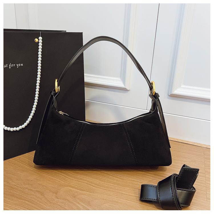 

Модная нишевая сумка-багет под мышкой, женская сумка 2025, новая, ретро, матовая текстура, ручная, на плечо, кроссбоди чёрный