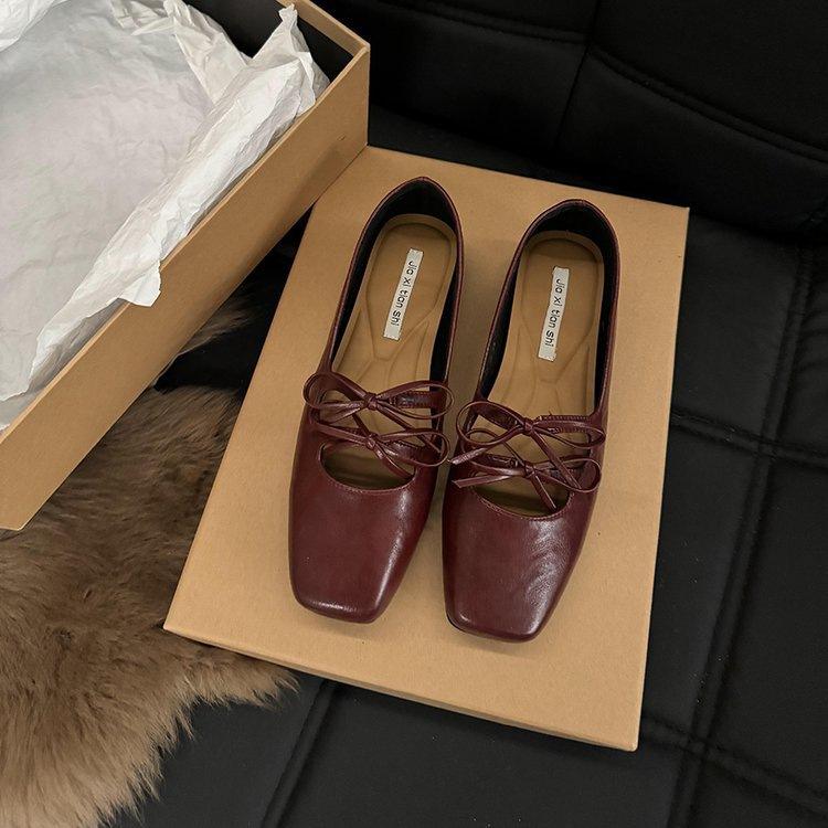 With skirt versatile fried street high value lazy shoes 2025 Internet celebrity autumn new light casual lightweight single shoes women