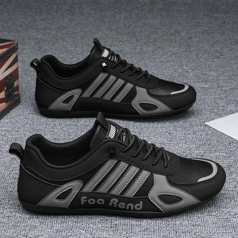 Sneakers Bianchi da Uomo 2026 Primavera Autunno Nuova Moda Antiscivolo Scarpe Sportive da Corsa Leggere Comode da Esterno Casual Piatte