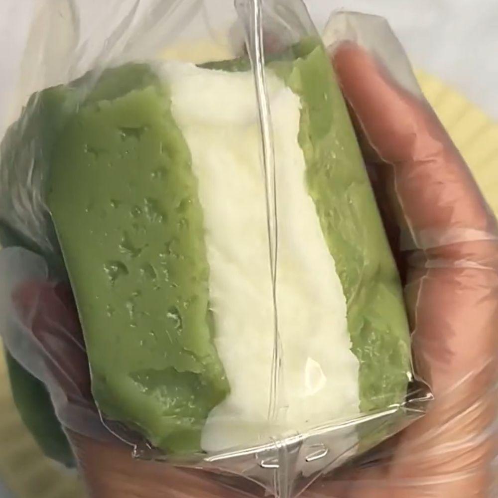 Three-layer Toast Fidget Toy Matcha Sadnwich Fidget Toy Novelty Toast Squeeze Toys  Mini Ornaments