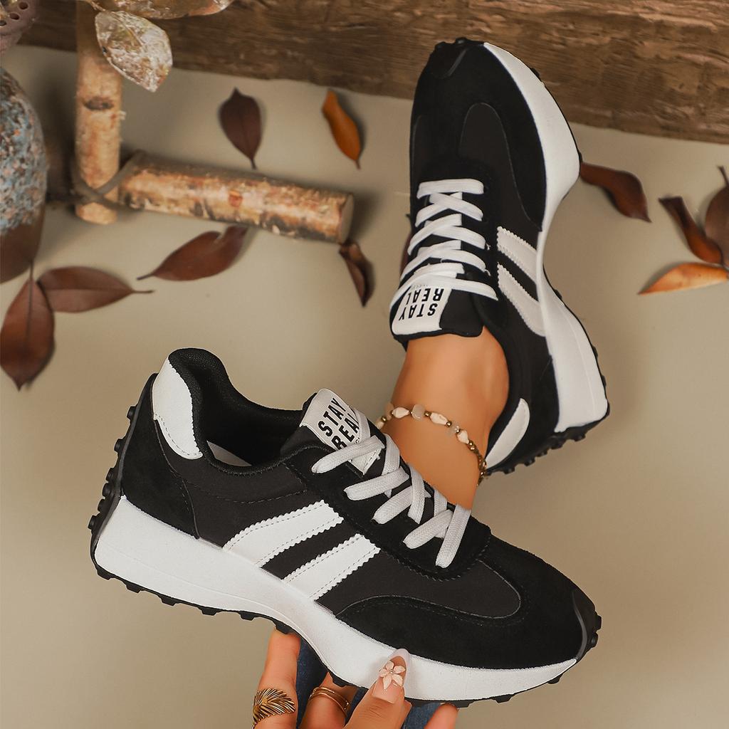 Fashion Designer Women Sneakers Lightweight Soft Running Sneakers Women Thick Bottom Casual Fashionable Sport Shoes Zapatos De Mujer