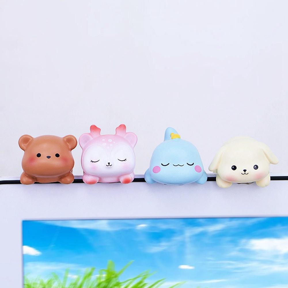 2473 Mini Resin Figurine Desktop Decoration Cute Figure Ornament for Computer Monitor/TV/Car Display