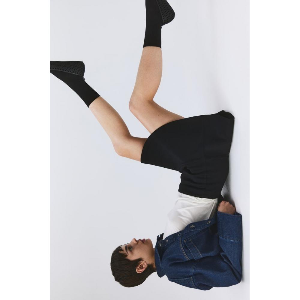 

Мини-юбка-клеш HM черная