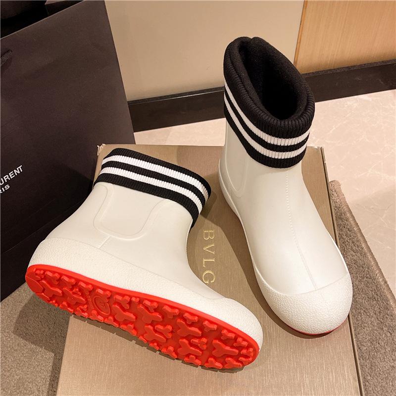 Rain shoes women's new medium tube casual versatile couple rain boots non-slip and wear-resistant fashion warm outer water boots overshoes