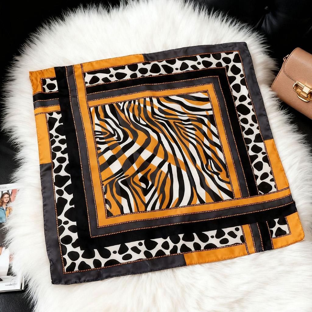 Retro British court style silk scarf Spring and Autumn versatile decorative cashew nut pattern printing imitation silk small square scarf shirt scarf