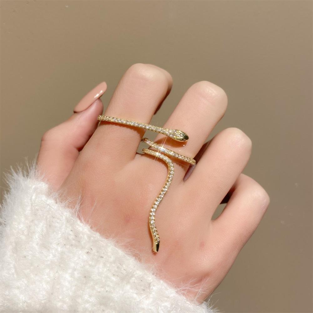 

JWER Hip Hop Punk Rhinestone Snake Rings for Women Cool Bijoux Adjustable Crystal Double Finger Rings Weddings Party Zircon золотой