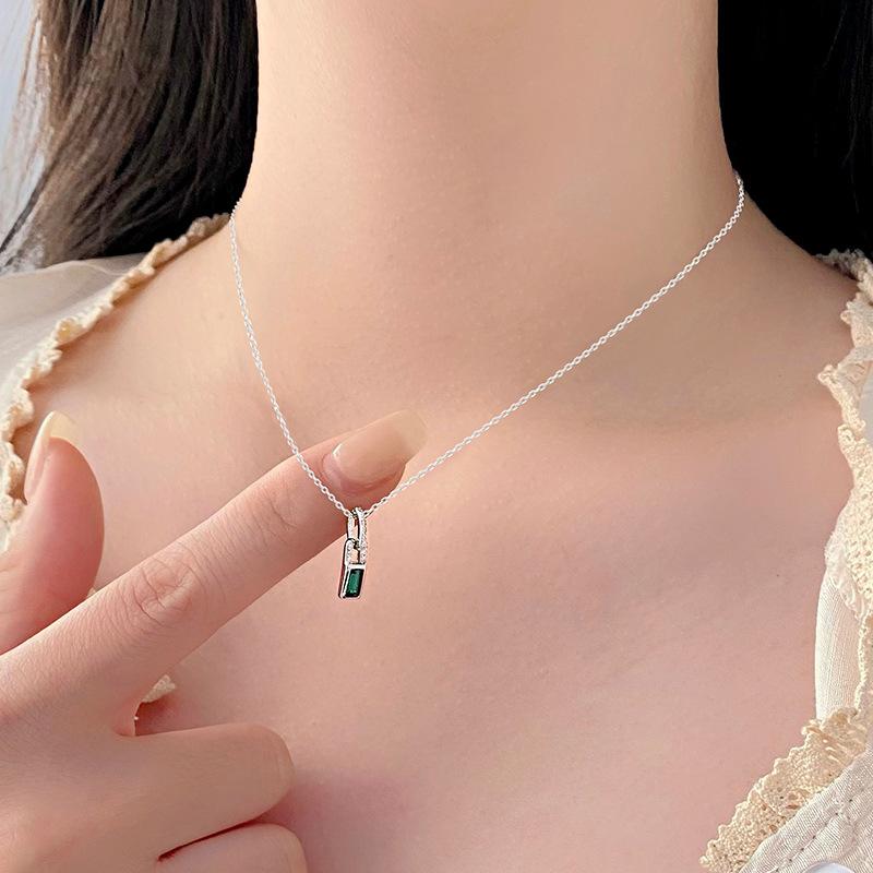 High Grade Green Diamond Small Lock Necklace, Light Luxury, Fashionable Temperament, Versatile Collarbone Chain, New Style