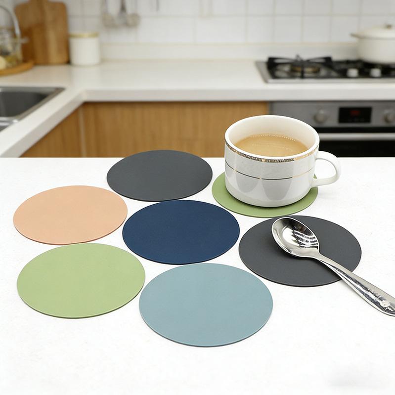 Household silicone thermal insulation mat High temperature resistant simple vegetable mat Round coaster Food grade dining table thermal insulation