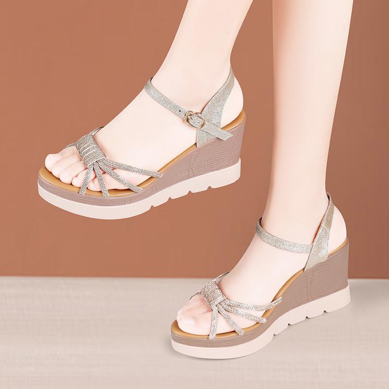 

8 см Маленький Большой Размер 33-43 Удобные Кристальные Босоножки на Платформе и Танкетке Тренд 2025 Туфли на Высоком Каблуке Женские для Офиса Модель 43 золотой