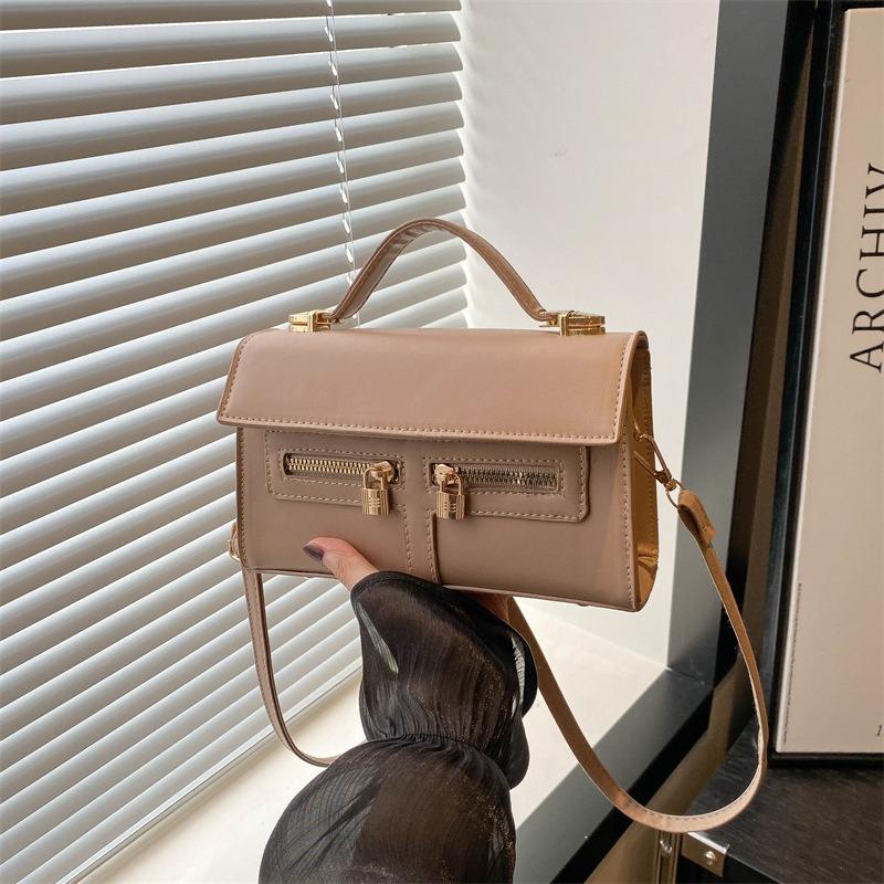 Summer New Niche Design Retro Fashion Casual Shoulder Messenger Bag Bag Personalized Portable Small Square Bag