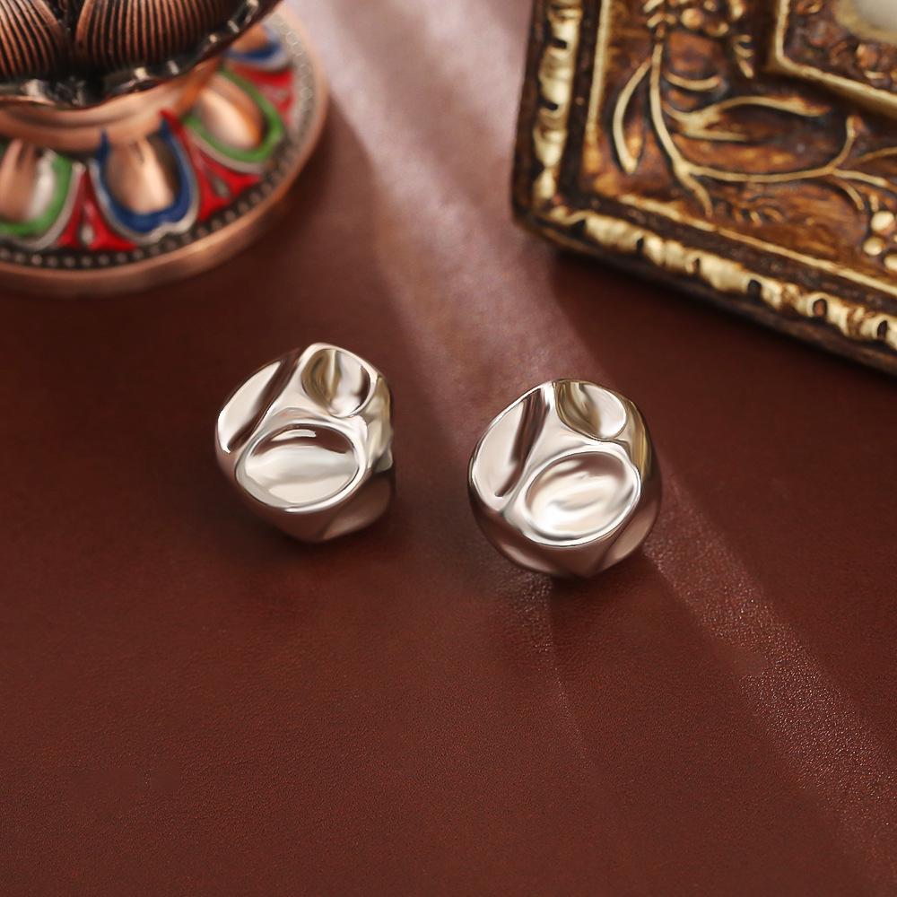 

Elegant 925 Silver Irregular Gold-Plated Stud Earrings - Influencer Style