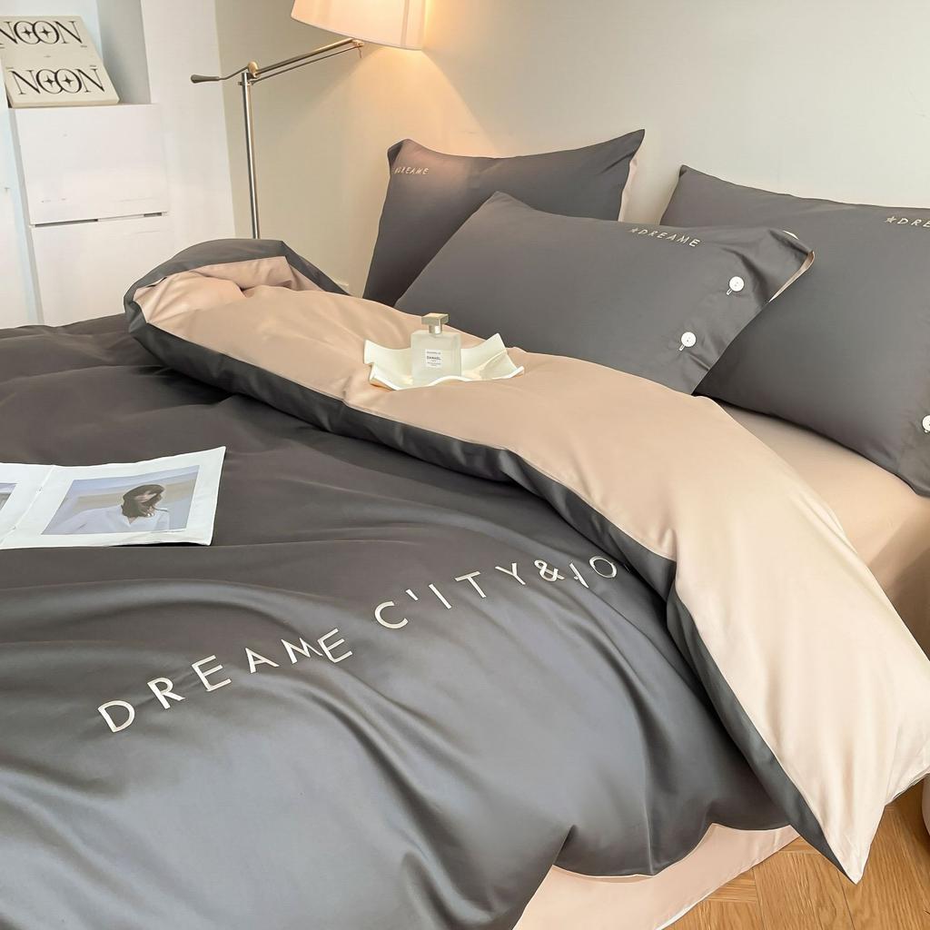 Vierteiliges Set aus reiner Baumwollbettwäsche Leichter Luxus, Hautfreundlich und Bequem Gewaschene Laken Bettbezüge Kissenbezüge.