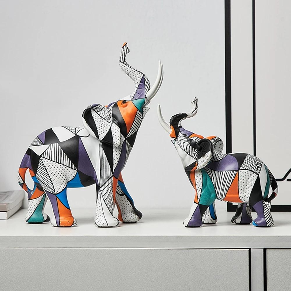 Kreative bemalte Elefantenskulpturen, nordische Dekoration für Zuhause und Wohnzimmer, Tierstatue aus Kunstharz, Raumdekoration, Figuren für die Inneneinrichtung