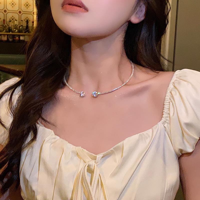

Elegant Zircon Heart Choker Necklace - Women s Luxury Sparkly Diamond Open Collar