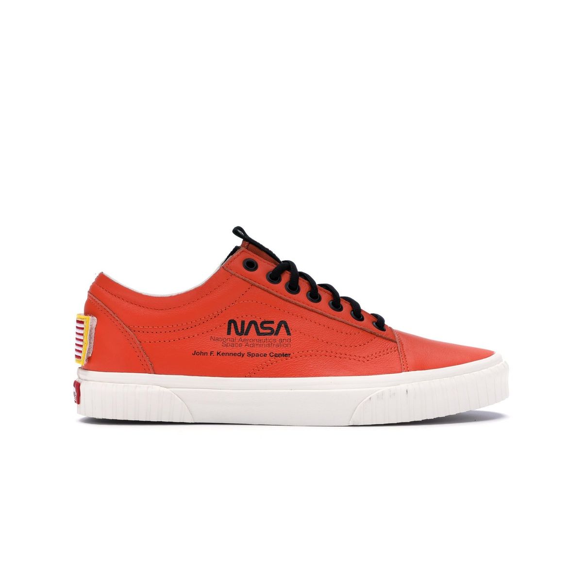 

Кроссовки унисекс Vans NASA x Old Skool Space Voyager Orange Firecracker VN0A38G1UPA