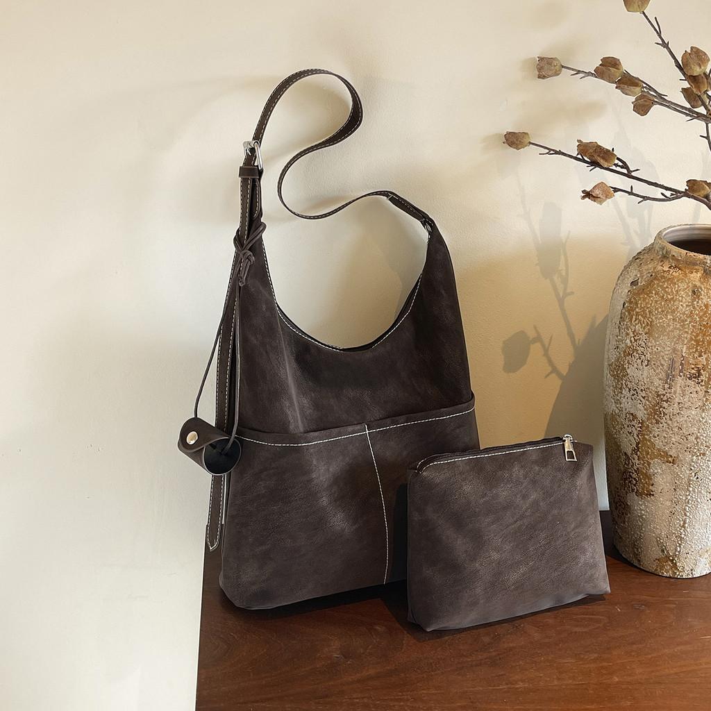 Large Capacity Tote Bag For Women With Pu Leather Material And Retro Street Style For Daily Use