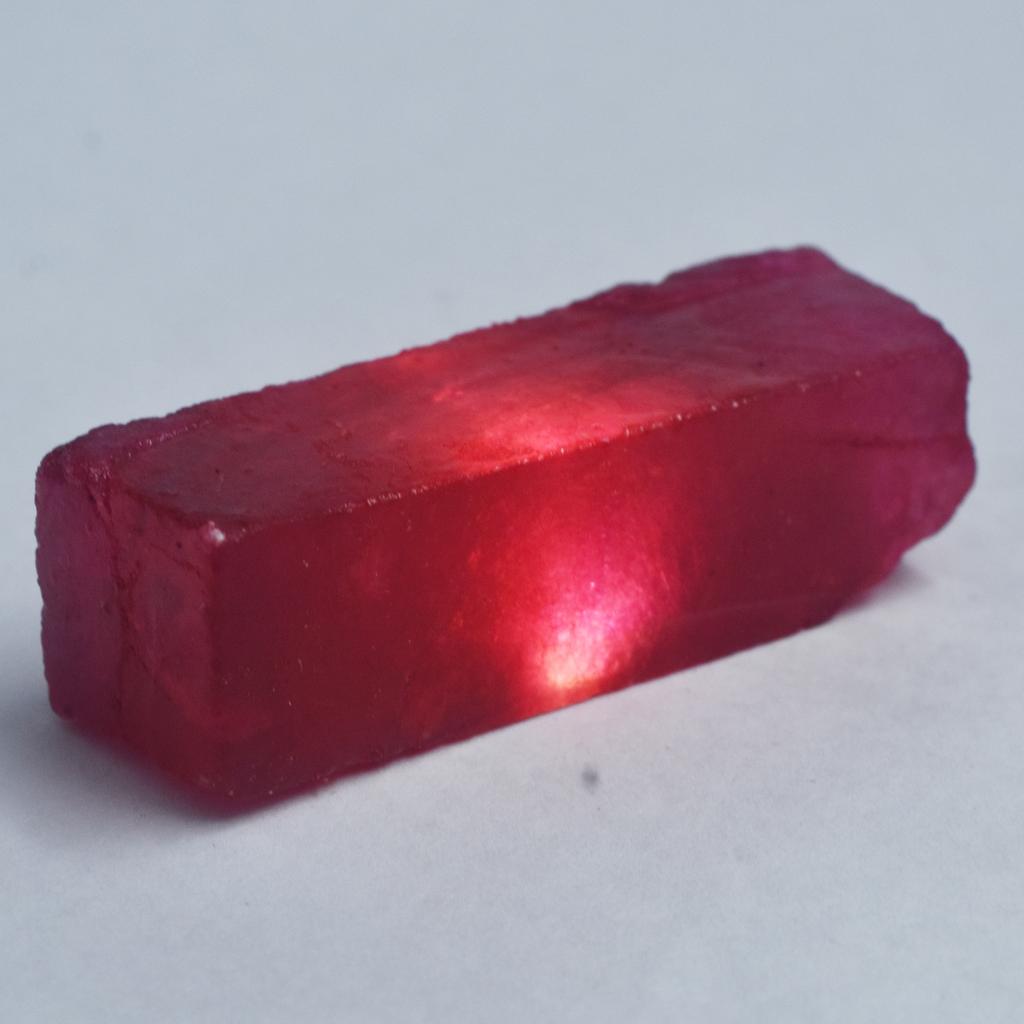 Natural Red Ruby Loose Gemstone 139.40 Ct Rough Uncut Raw for Lapidary and Gem Collections