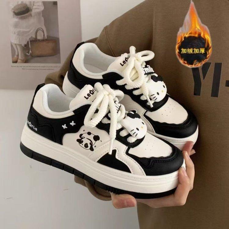 

Детская спортивная обувь 2025 осень новая девочки мультяшная цветная парусиновая обувь мальчики повседневная обувь студенческая беговая обувь тренд 33-38 yards, 6 pairs in one hand