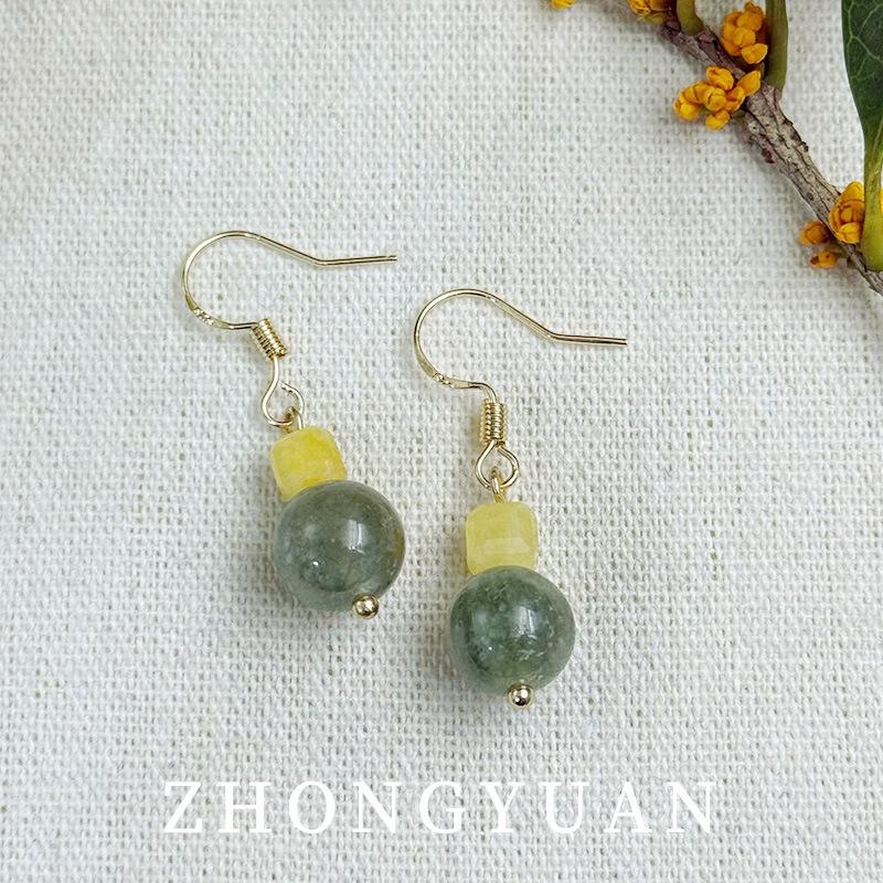 Elegant Chinese Retro Gold Tassel Earrings: Luxury and Versatile Design