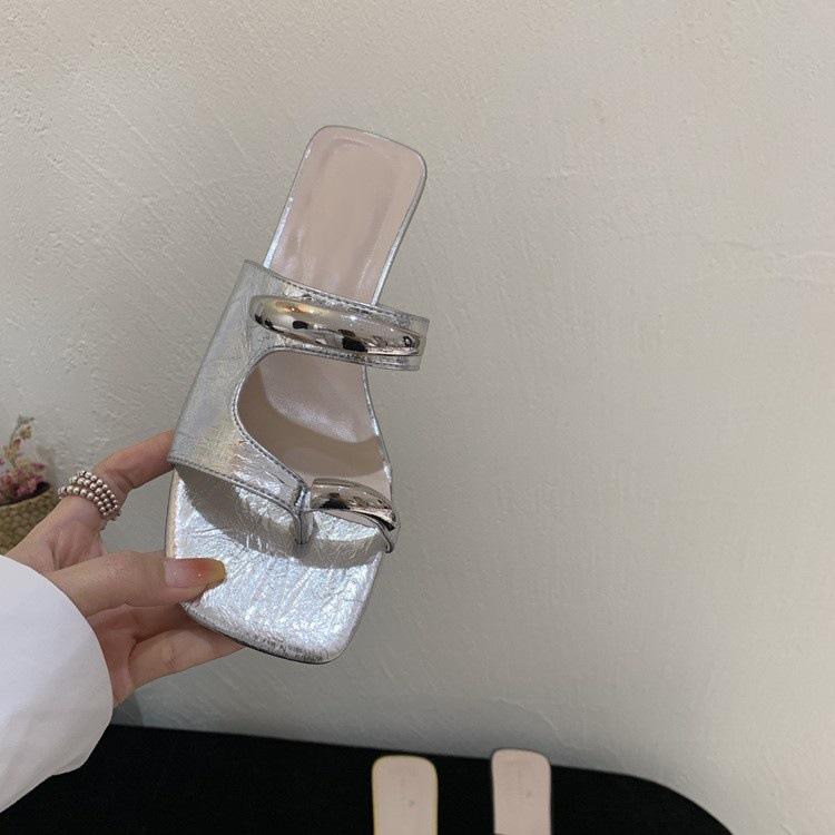 Holiday style, looking thin~ set of toe sandals for outer wear 2025 spring and summer new thin straps square head versatile outer wear slippers