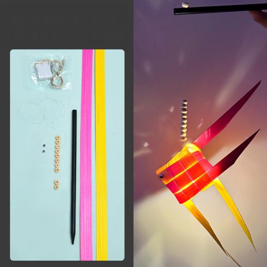 Hand-Woven Goldfish Lantern DIY Handcrafted Hand Held Bamboo Fish Lantern for Chinese Spring Festival Mid-Autumn Hanfu Cosplay