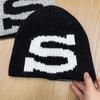 New retro letter personalized knitted hat for men and women winter warm and windproof dome brimless wool hat