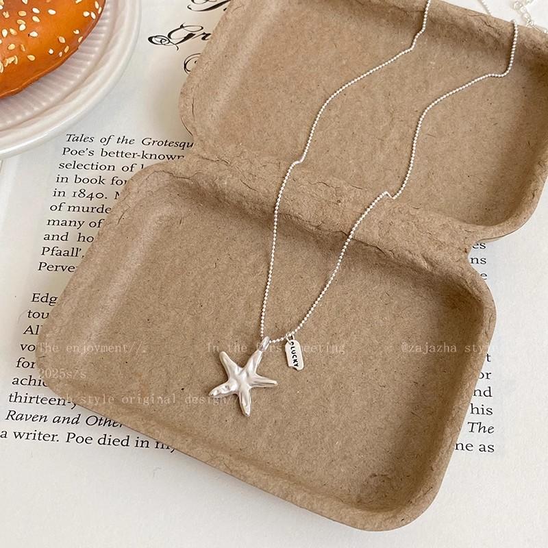 Simple Star Pulling Necklace - Women s Unique Design, Luxurious and Sophisticated High-End Accessory Starfish Necklace