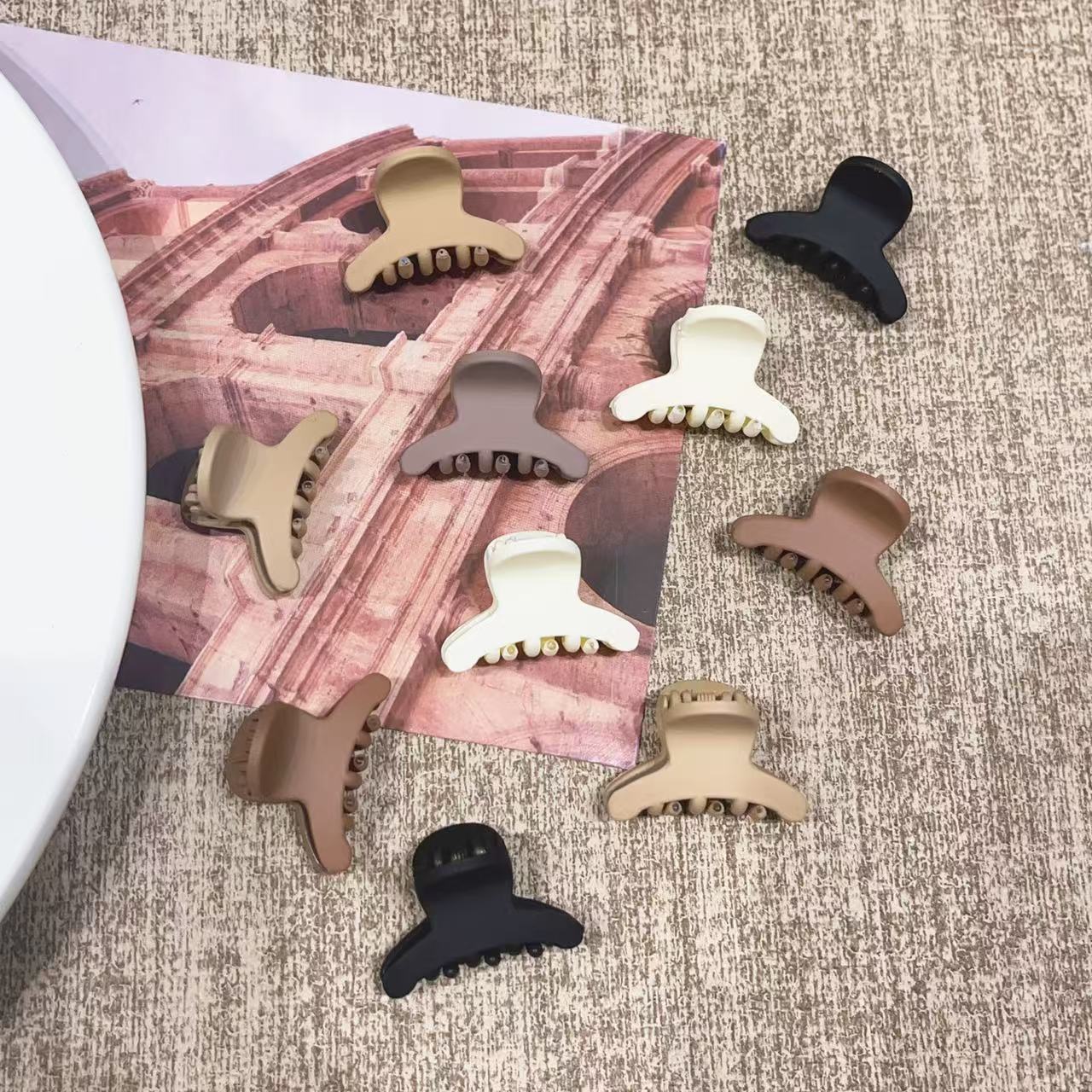 

Dainty Beige Hairpins 20-Pack - Mixed Style Hair Clips for Everyday Styling, Party & Travel Gift Set (Non-Slip Grip)