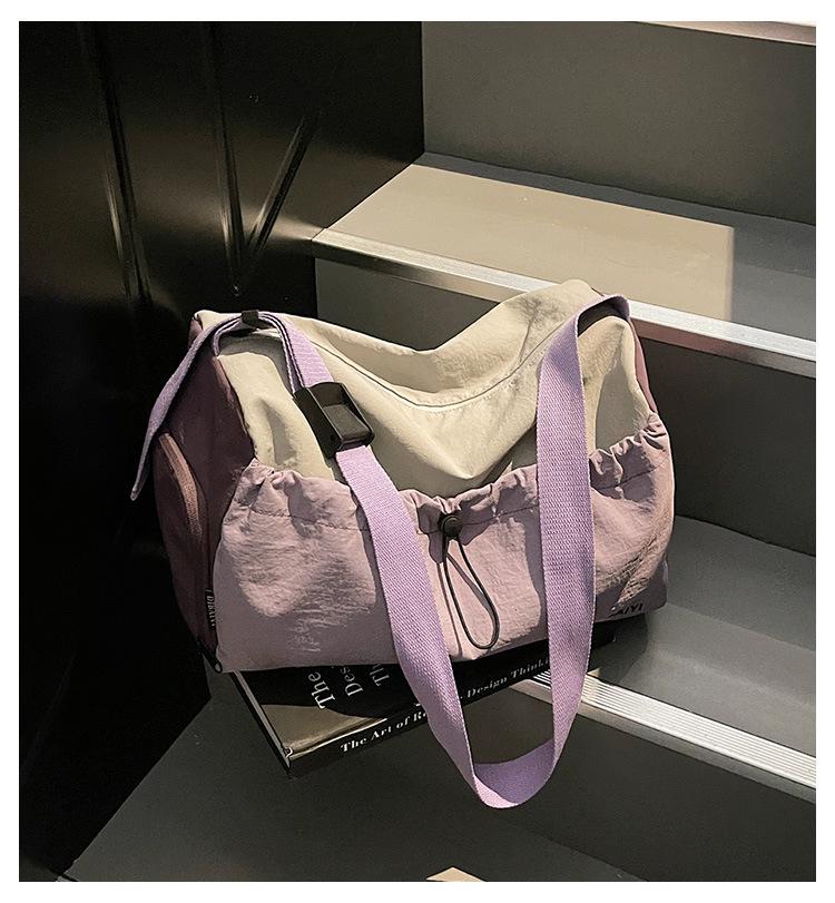 Women's Lightweight Sports and Travel Bag - Durable, Spacious, Wet/Dry Separation, Ideal for Fitness and Short Trips.