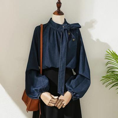 Designte Krawatten-Denim-Bluse Frühling und Herbst Neues schickes Nischen-Laternenärmel-Oberteil