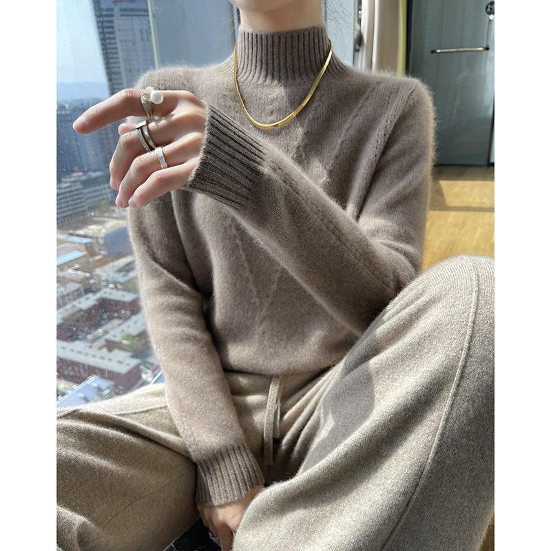 Autumn and winter new V-shaped jacquard semi-turtleneck sweater thickened loose and thin bottomed knitted sweater women