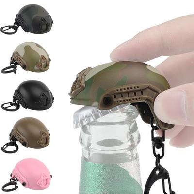 Mini Fast Helm Schlüsselanhänger Wandern Camping Flaschenverschlussöffner Decrowner Dummy Helm geformt Spielzeug Dekoration Geschenk Outdoor-Tool