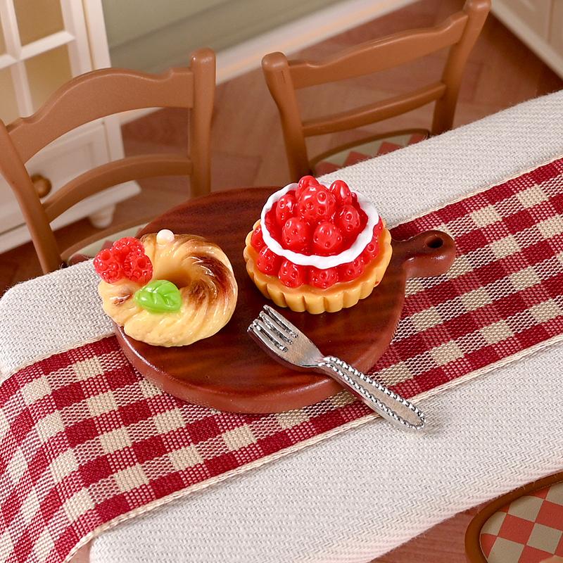 2Pcs/Set Dollhouse Mini Cake Dessert Model Dollhouse Mini Kitchen Decoration Dolls House Accessories Pretend Play Toys