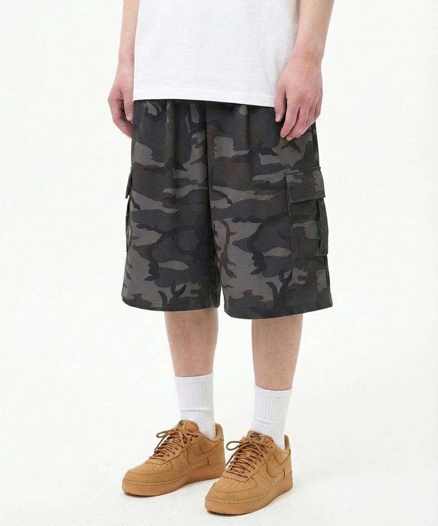 URBANAGE Bermuda Camo Wide Cargo Sweat Shorts_Charcoal