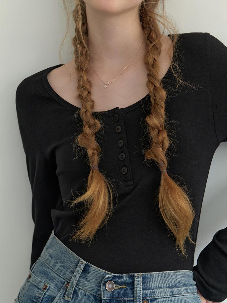 Liel Sherry Button U T-Shirt (Black)