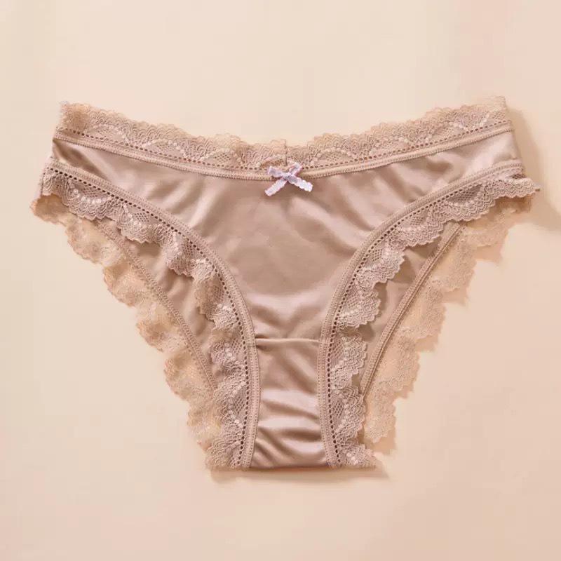 Lace Splicing Skin-Friendly Women's Ice Silk Briefs with Bow