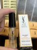 1 vnt. Yves Saint Laurent Night Reboot Serum 7 ml, Naktinis atnaujinantis esencija, Skaistinanti ir drėkinanti, Kelioninio dydžio