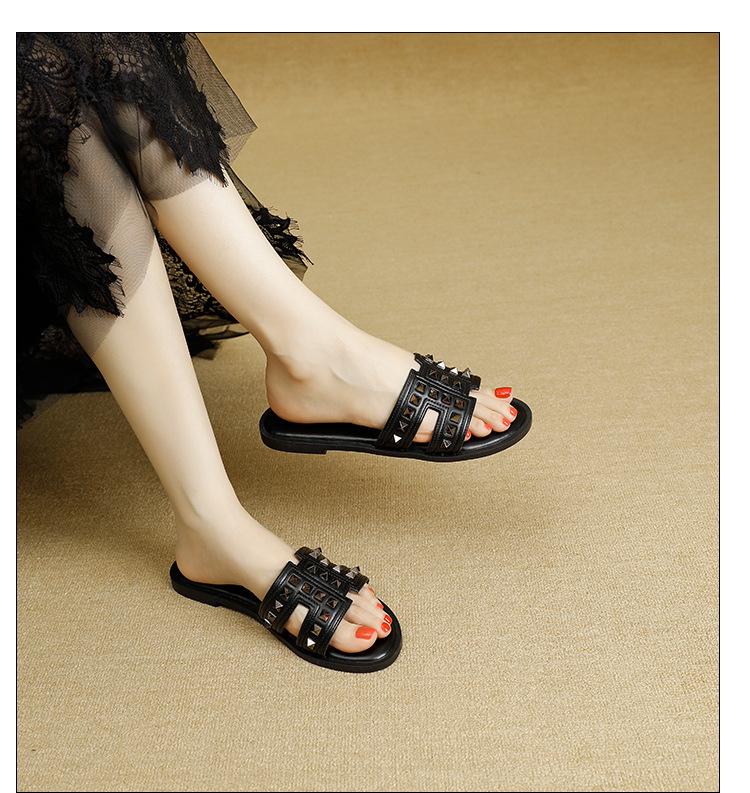 Chic Women's Rivet Slippers: 2025 Summer Fashion, Flat Bottom, Stylish Single Strap for Outdoors & Beach