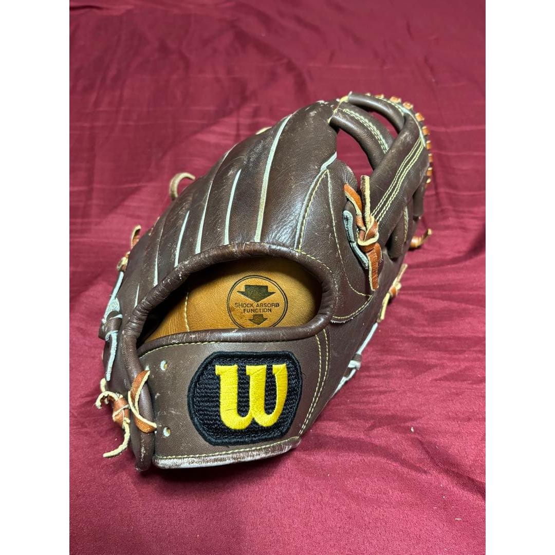 Used Wilson IKEYAMA model soft gloves