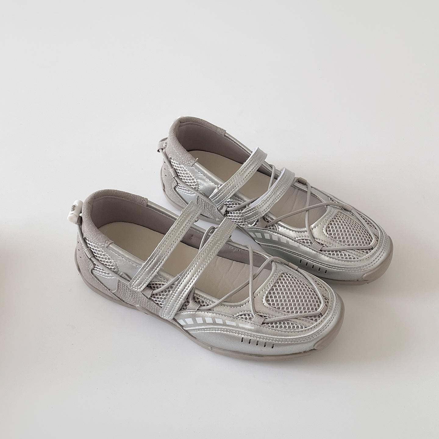 

Silver retro flat bottom shallow mouth sports Mary Jane single shoes women s summer 2025 new with skirt versatile German training shoes 40 серебряный