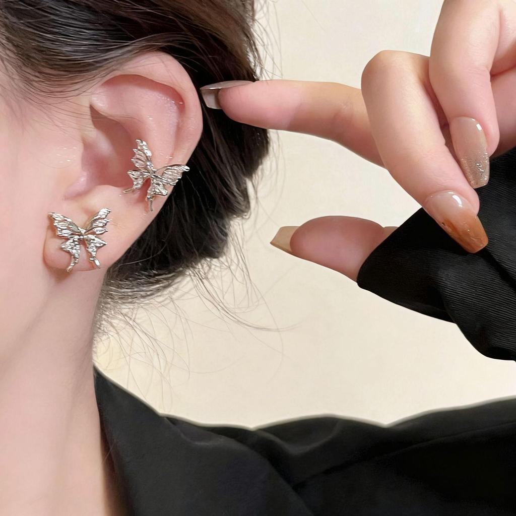 Elegant Butterfly Ear Cuff Studs: Shiny, Stylish, Trendy Design for Women's Fashion.