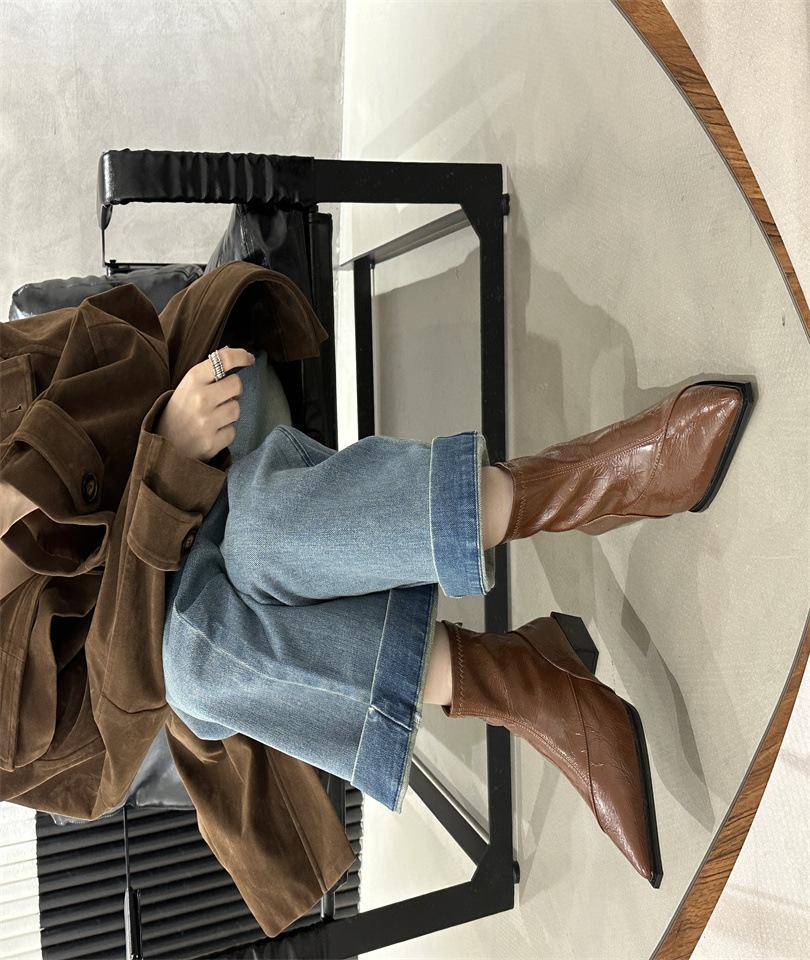 

Остроносые короткие ботинки женские 2025 осень и зима новые ботинки толстый каблук короткие женские ботинки нишевые тонкие ботинки высокие каблуки ботинки Мартин 39 светло-коричневого