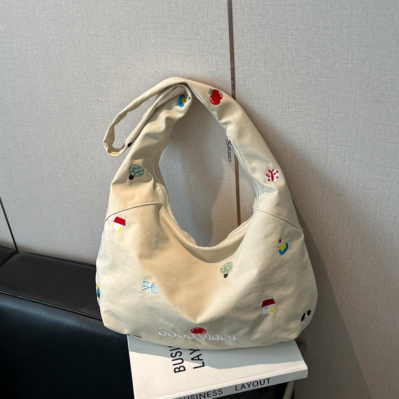 Korean version ins wind large capacity shoulder bag nylon messenger bag embroidery commuter lazy wind dumpling bag versatile bag