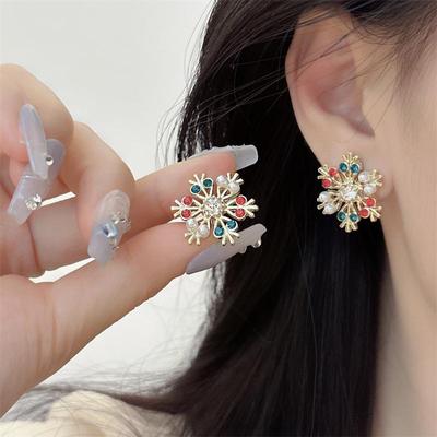Zimowe kolczyki sztyfty płatki śniegu dla kobiet kolorowe akrylowe kryształki moda koreańska małe kolczyki biżuteria na przyjęcie bożonarodzeniowe