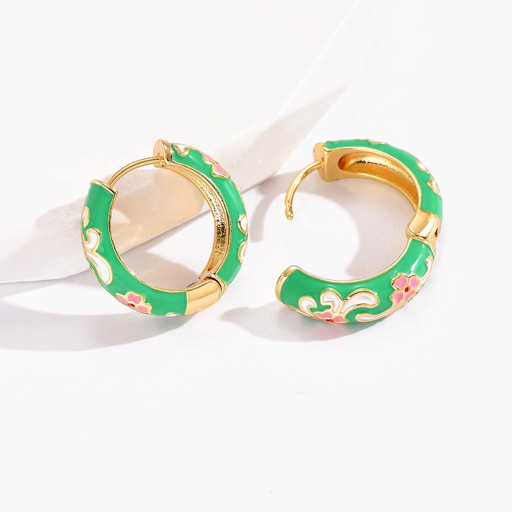 

Vintage Colorful Enamel Flowers Huggies Earrings for Women Girls Gold Plated Round Circle Hoop Earrings Female Classic Jewelry зелений