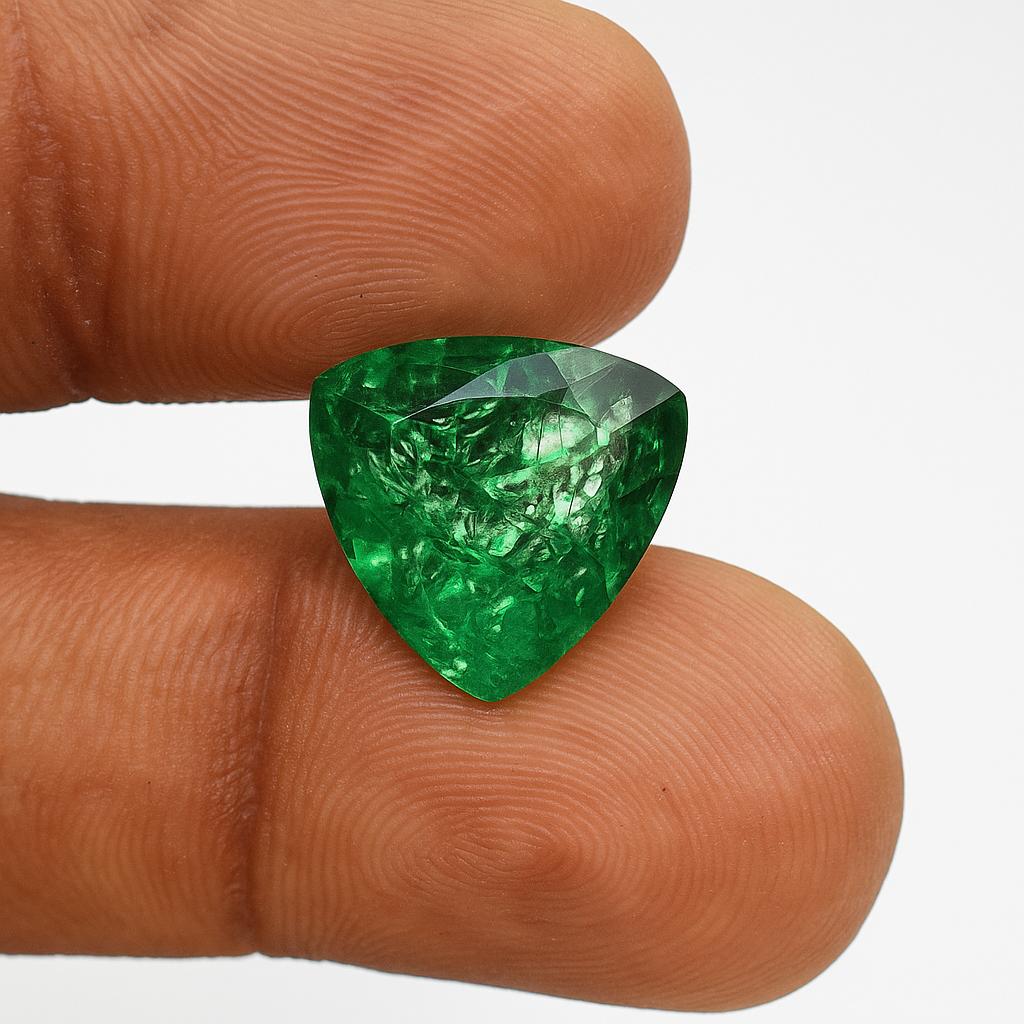 Natural Green Emerald Loose Gemstone 5.80 ct Trillion Cut for Her for Jewelry Making and Crafts
