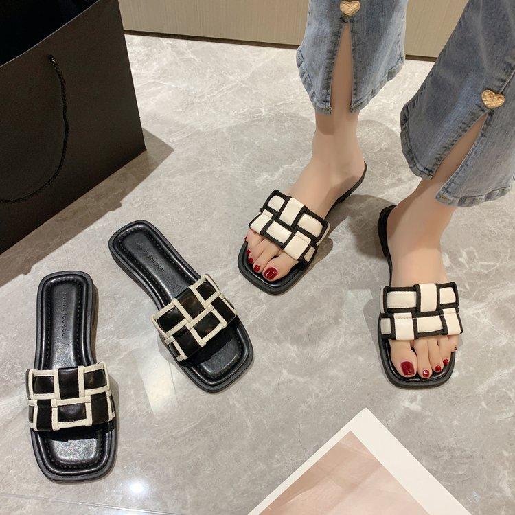 Black and White Plaid Slippers Women's Outer Wear 2024 Summer New Korean Version One-word Drag Flat Beach Shoes Sandals Women's Shoes