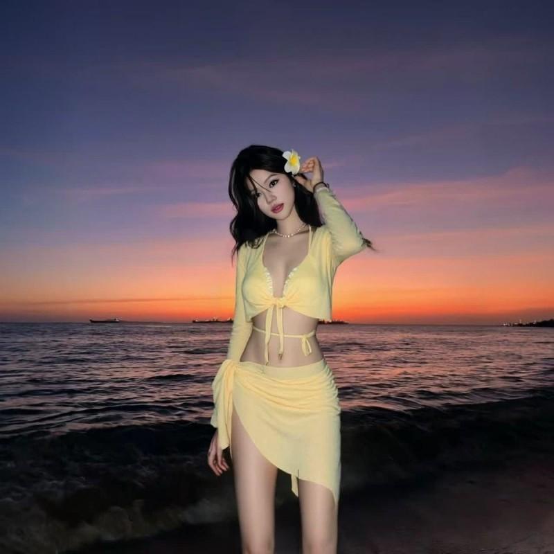Lemon Yellow Swimsuit Women's Bikini Four-piece Split Long-sleeved Meat-covering Vacation Seaside High-end